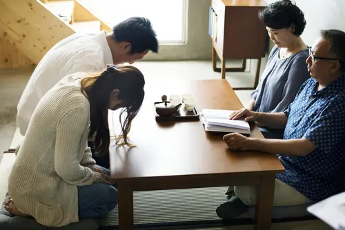 結婚の挨拶を受ける親の対応マナー｜迎える側の言葉・質問・準備