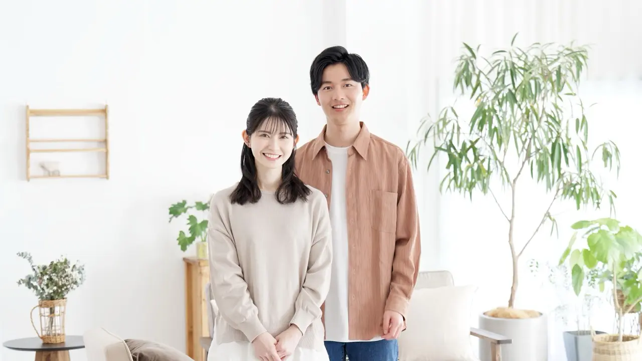 【結婚挨拶の服装マナー】男女別の正解コーデと季節別のポイント