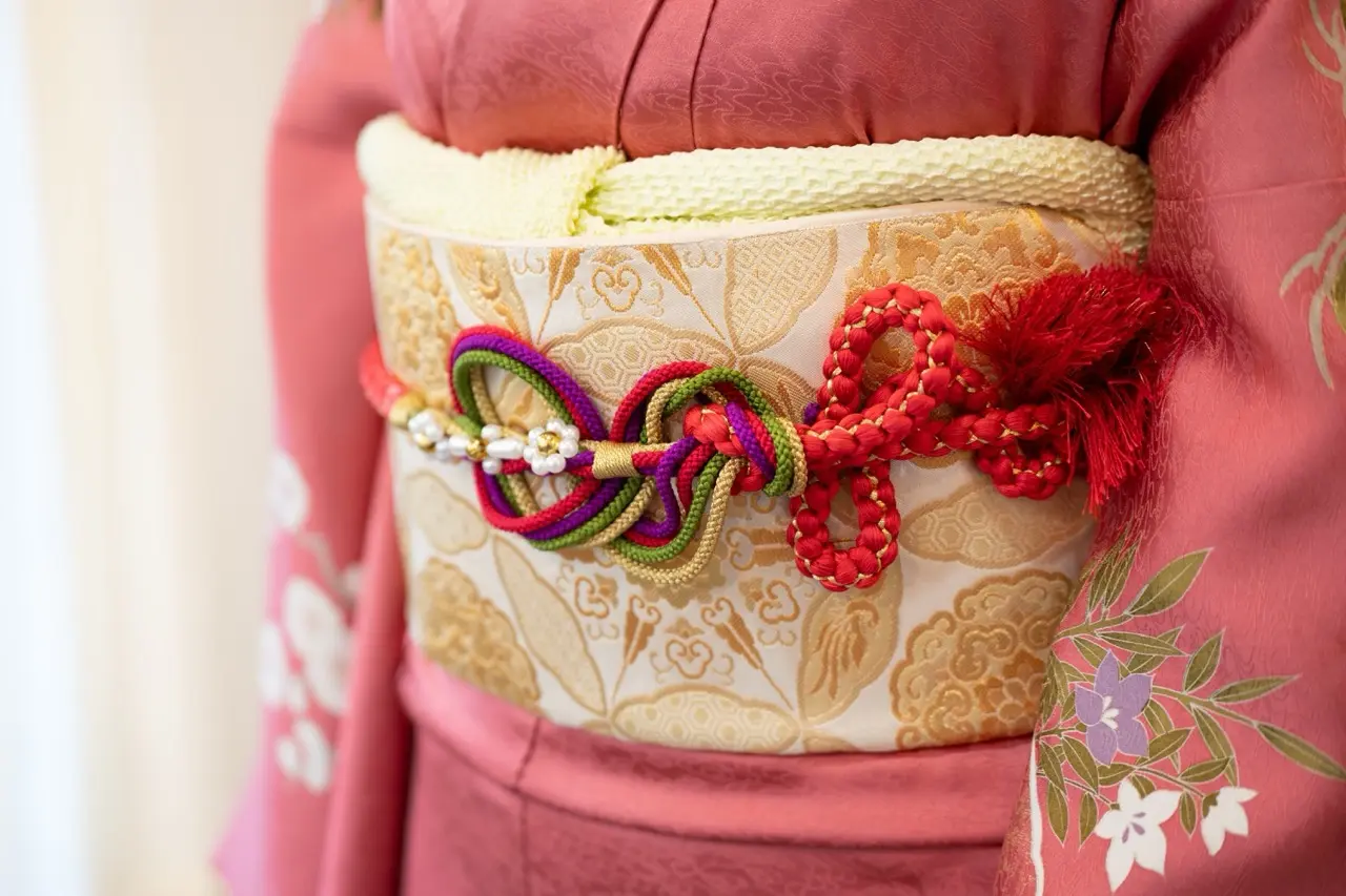 結納の服装は何が正解？新郎新婦・両親の服装選びと注意点