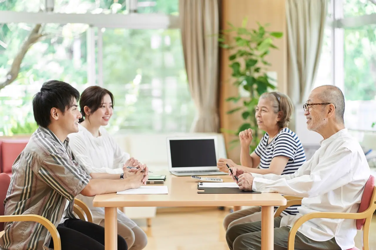 結婚報告を親へどう伝える？緊張しない切り出し方や挨拶のタイミング