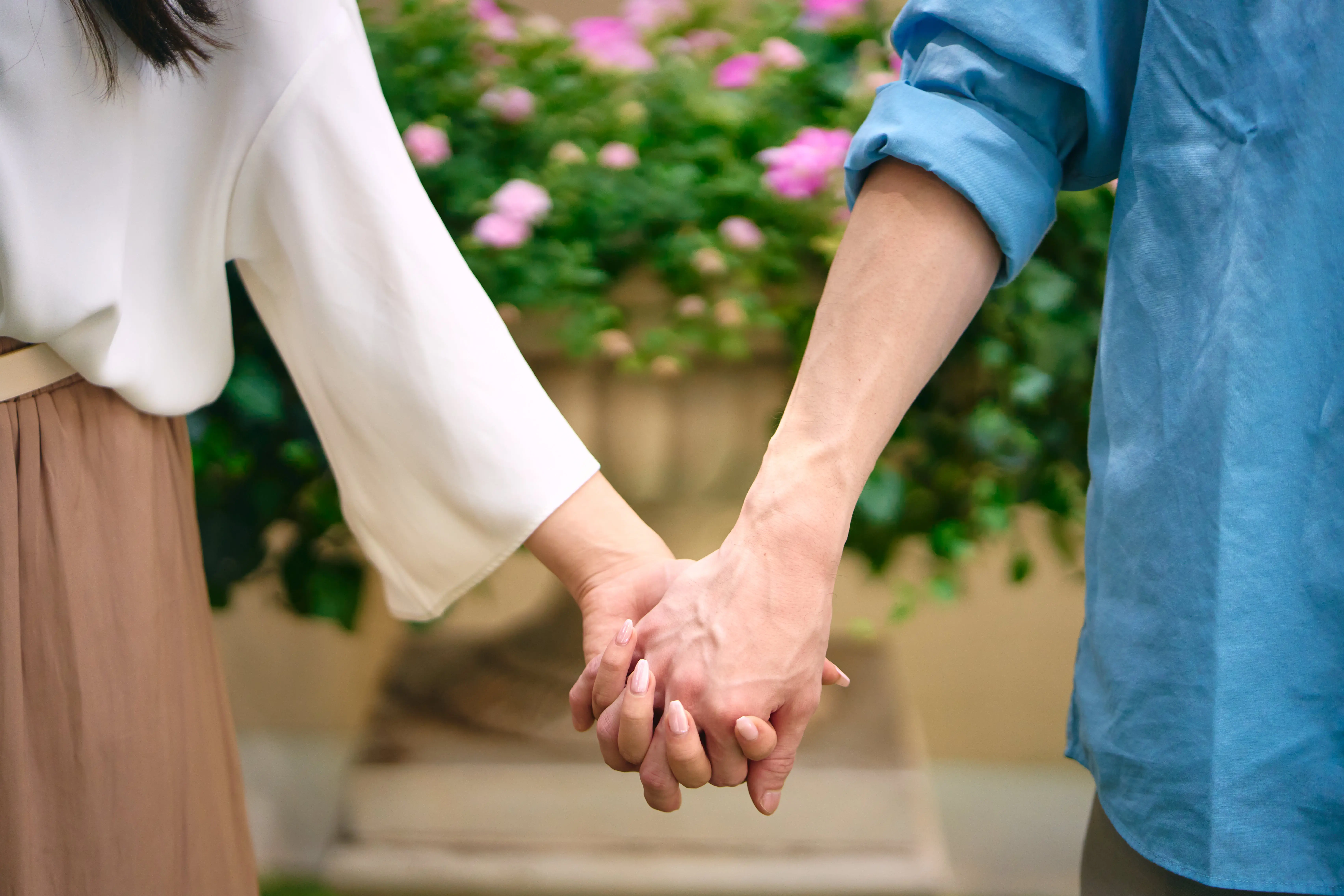 プロポーズと婚約の違いとは？意味や順番・指輪のタイミング