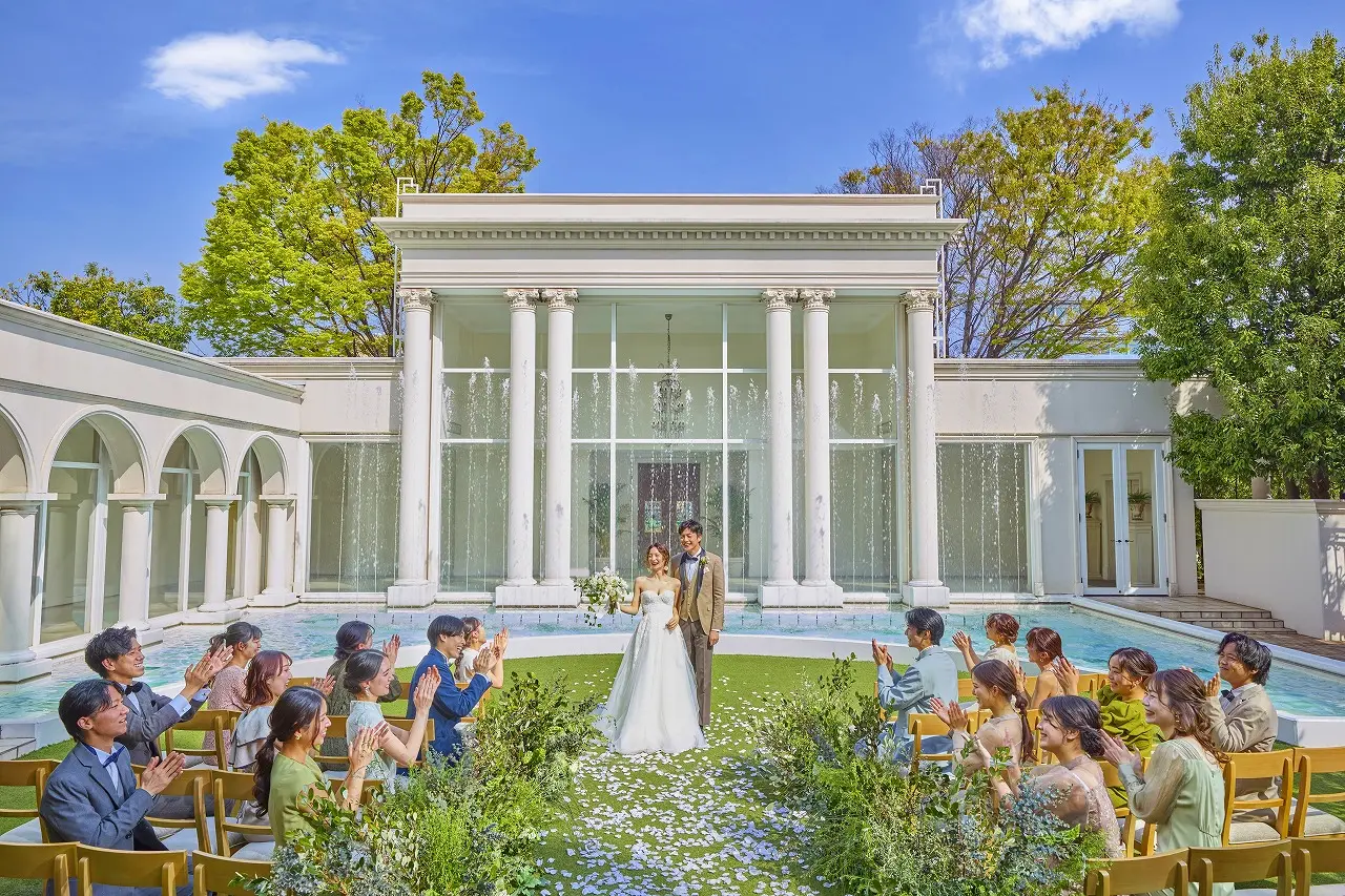 青空の下で誓う、ガーデン人前式