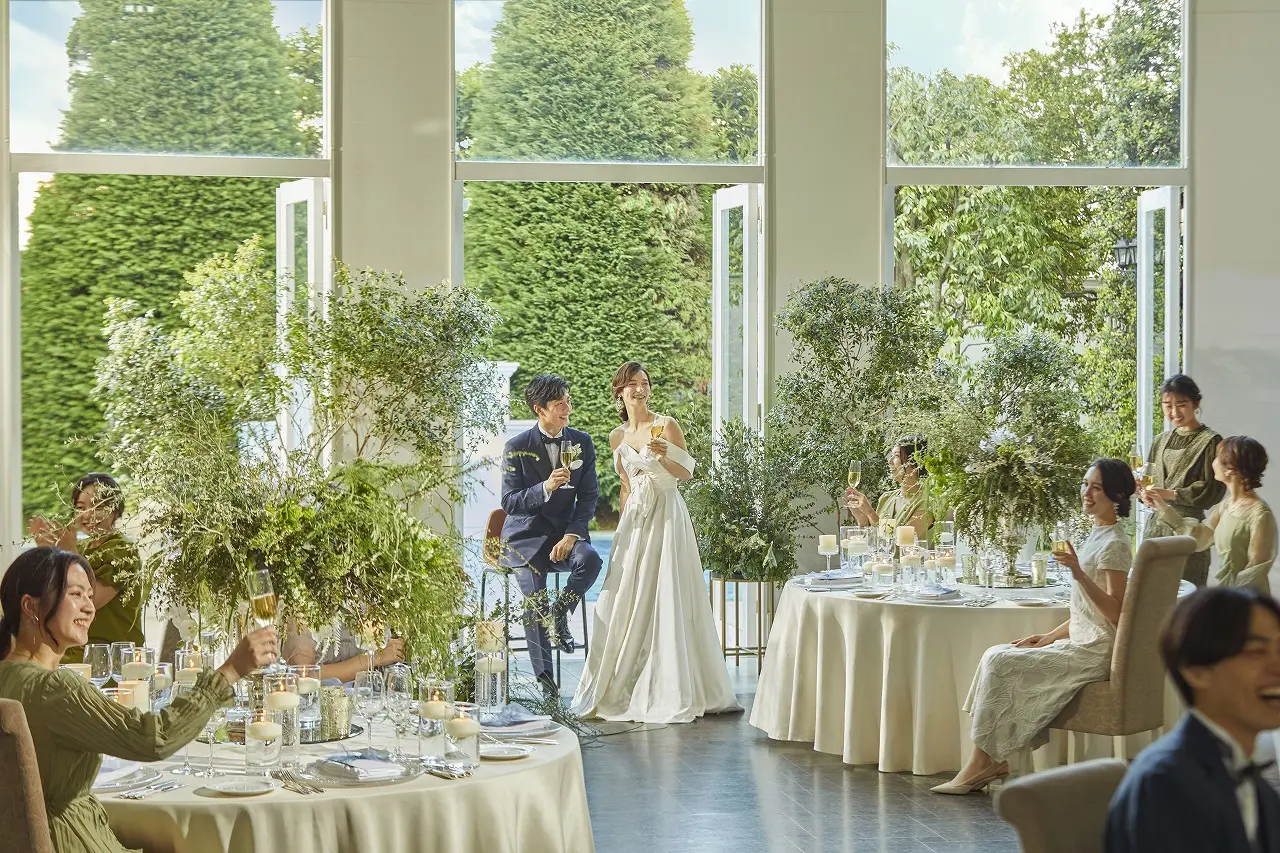 会場を緑が彩るパーティタイム