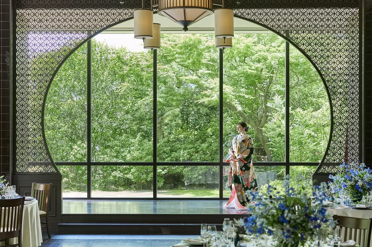 風情ある庭園の美しい緑が溢れる空間でくつろぐ至福の一日