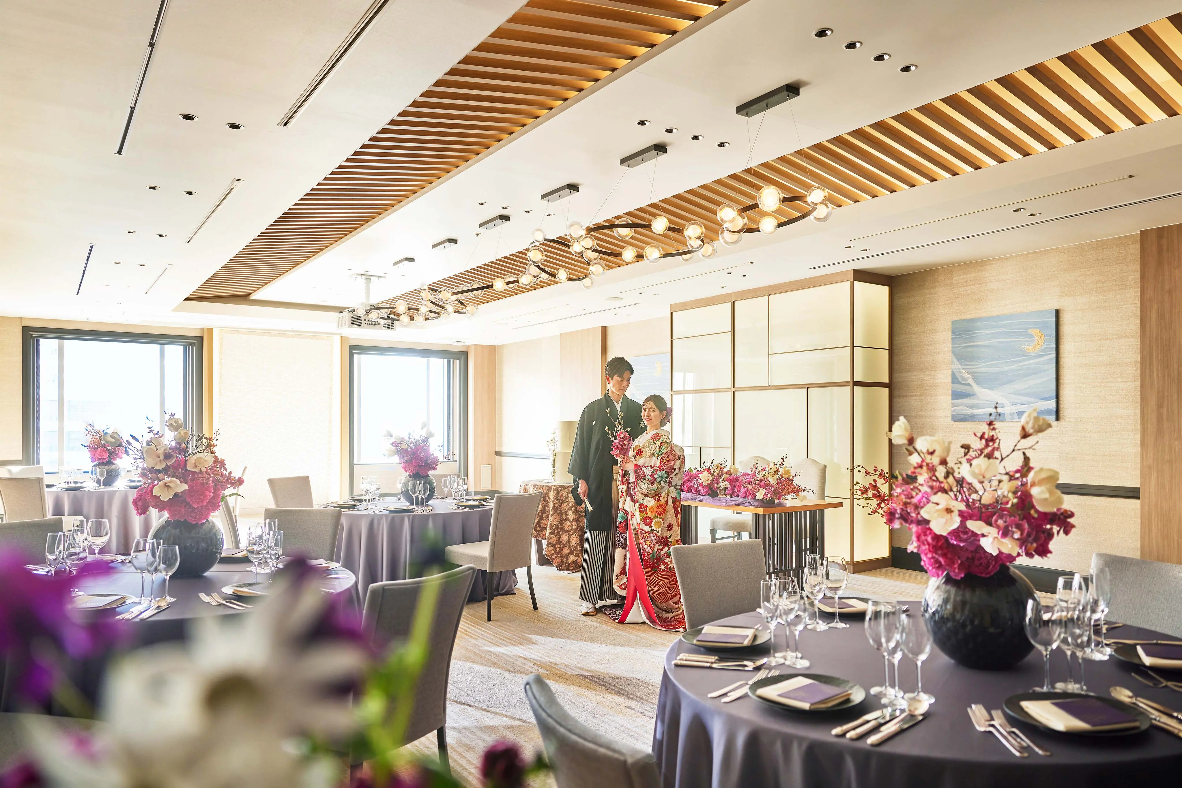 《茜-AKANE-》
パールの輝きと和モダンな空間での披露宴