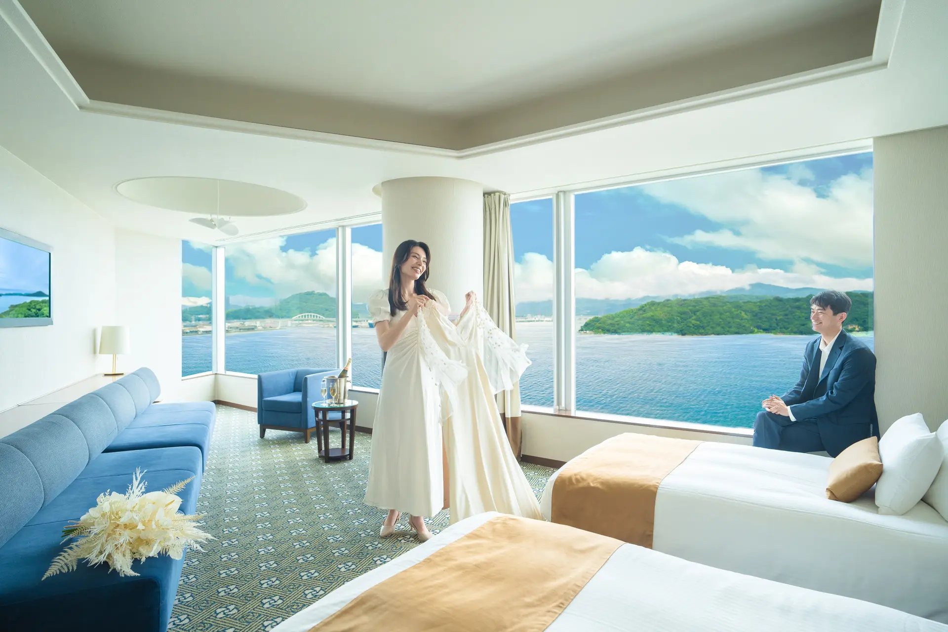 結婚式当日はオーシャンビューの客室でゆっくり過ごせる優雅なひととき。